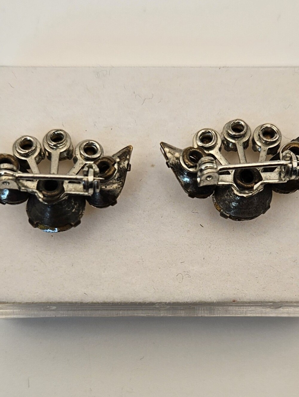 Vintage Pair Clear Rhinestone Crown Tiara Scatter Pins Collar Lapel Brooch Mini - Picture 5 of 8